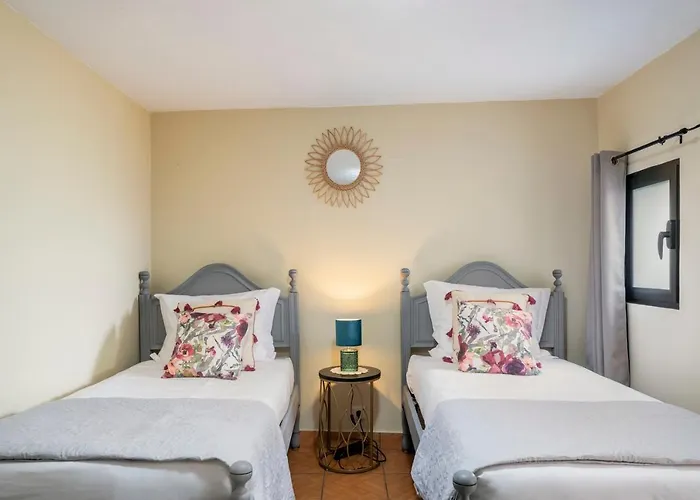 Arco De Sao Jorge By An Island Сasa de vacaciones *