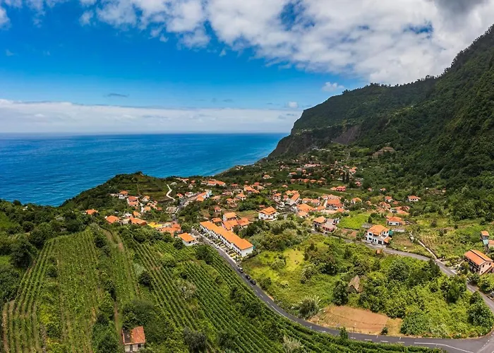 Сasa de vacaciones Arco De Sao Jorge By An Island *