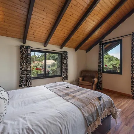 Дом отдыха Arco De Sao Jorge By An Island