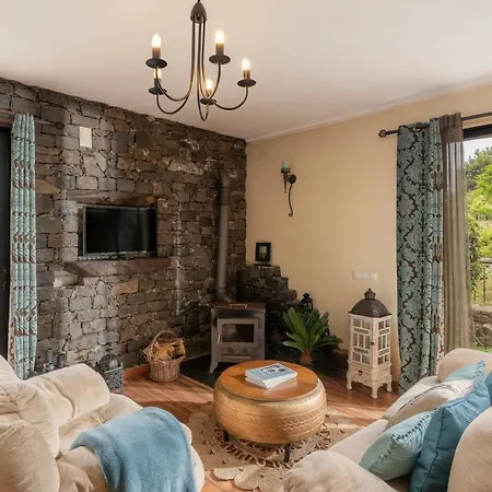 Дом отдыха Arco De Sao Jorge By An Island *