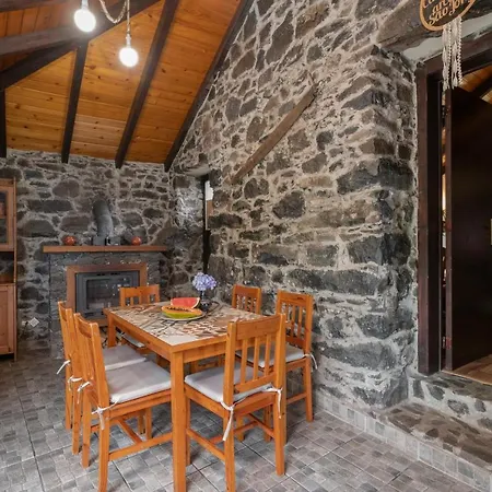 Prázdninový dům Arco De Sao Jorge By An Island