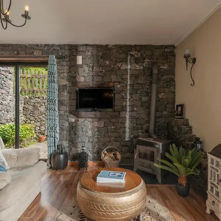 Arco De Sao Jorge By An Island Дом отдыха