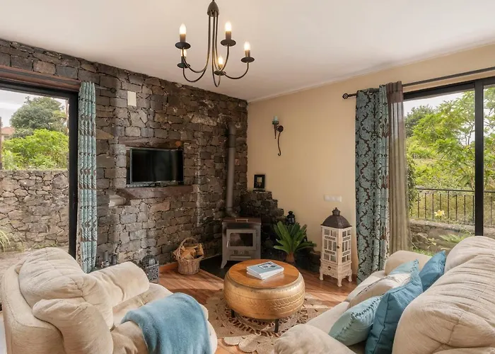 Сasa de vacaciones Arco De Sao Jorge By An Island *